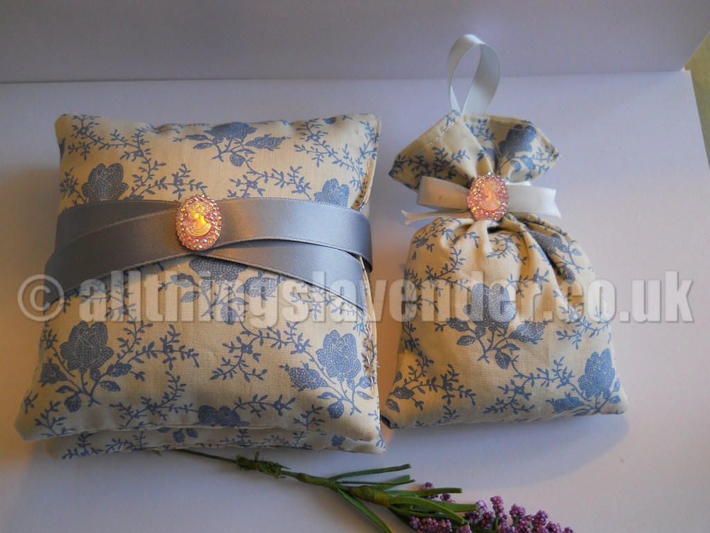 Lavender Filled Heart Sachet & Matching Lavender Bag
